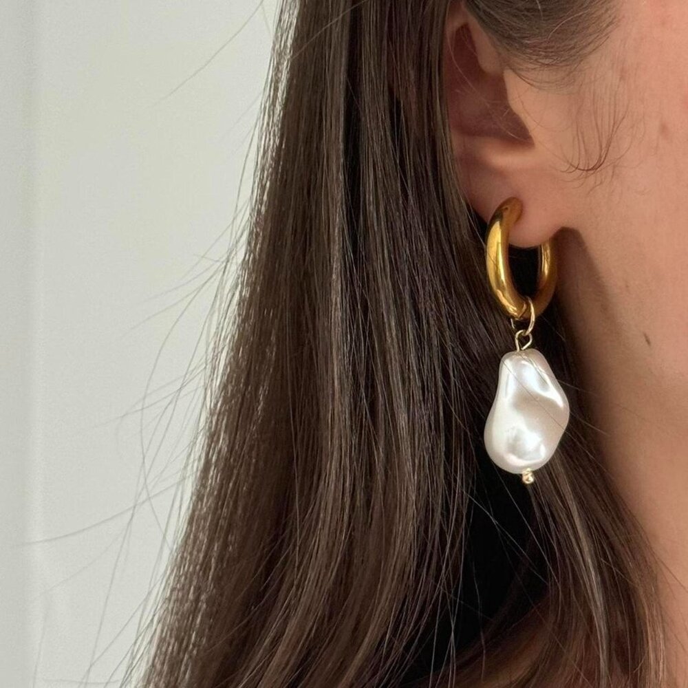 sku0145‎ Retro Gold White Pearl Gemstone Women Minimalist Earrings + gift bag